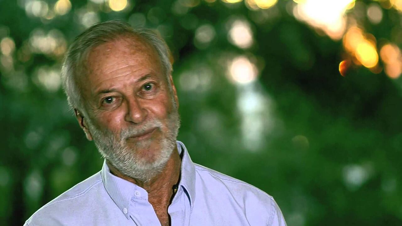 "El revisionismo cultural e histórico de los criterios tradicionales sobre la paz, propiciada por Santos, llenó al CNMH de investigadores sesgados", había escrito Pacheco.