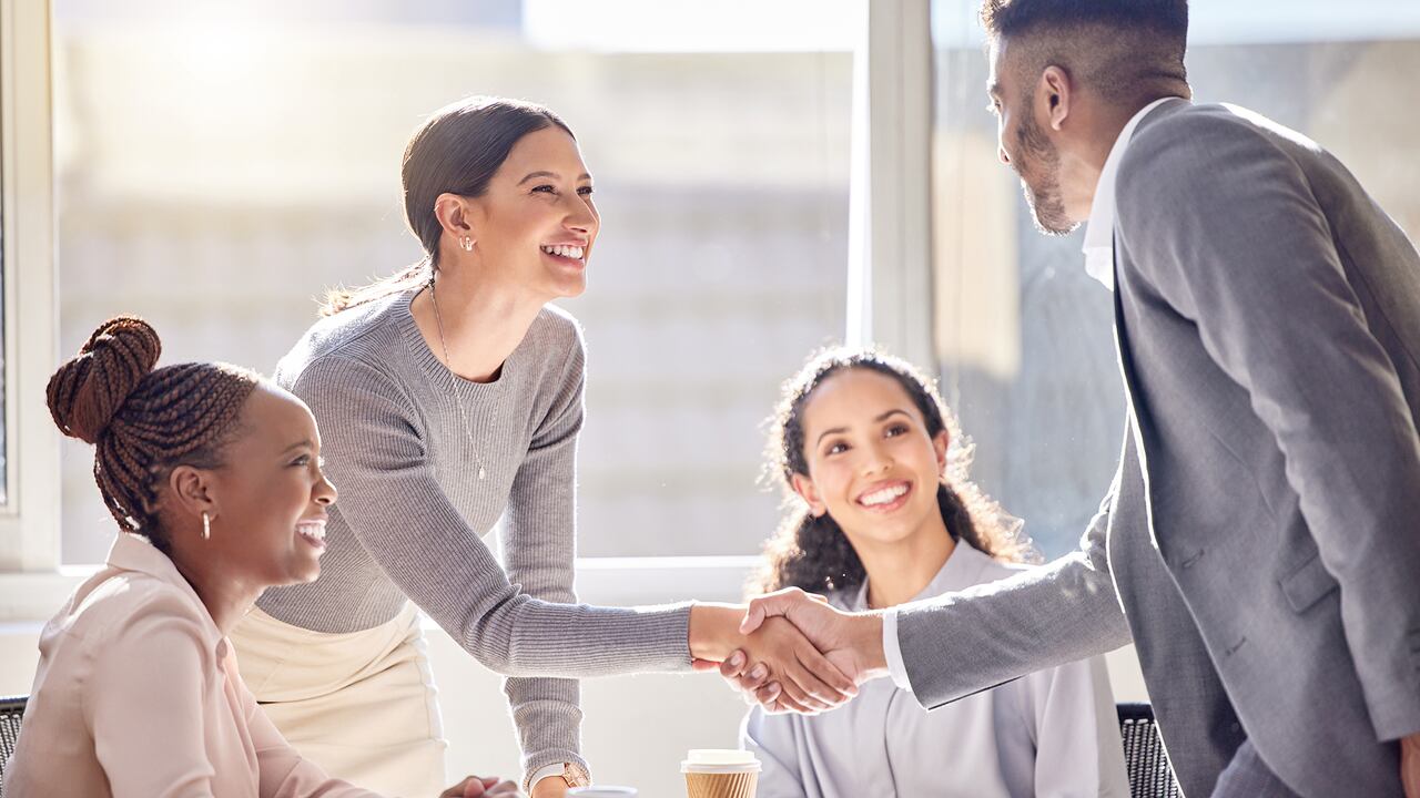 Hay vacantes en el país y en el exterior