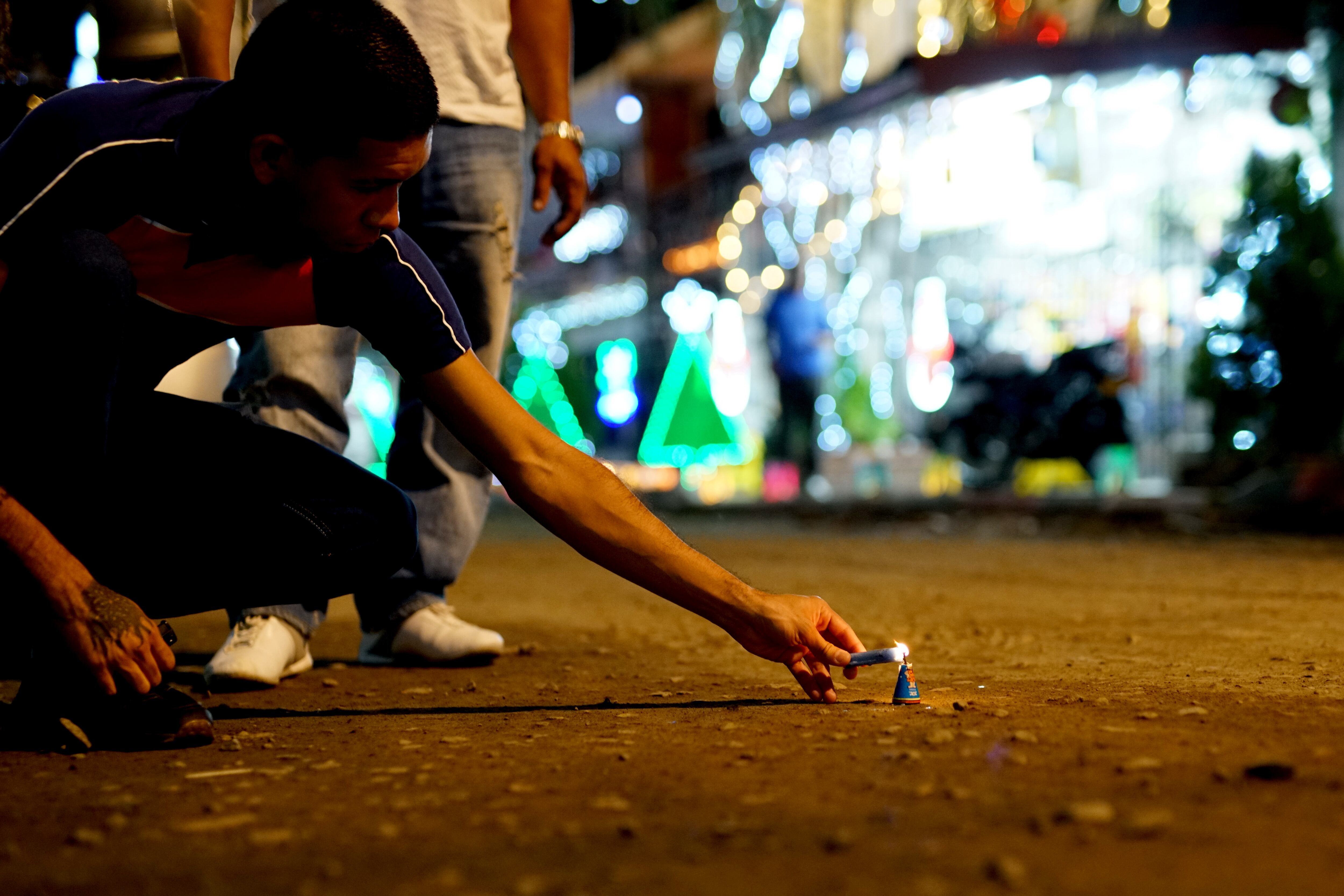 La alborada en Cali, deja varios casos de quemados con pólvora en el inicio de las fiestas decembrinas. Foto Jorge Orozco / El País.