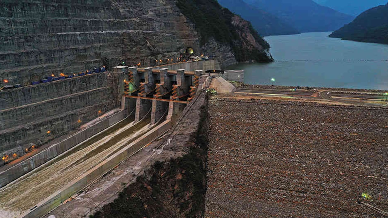 El contagio de coronavirus en Hidroituango dejó un fallecido y más de 1.000 infectados.