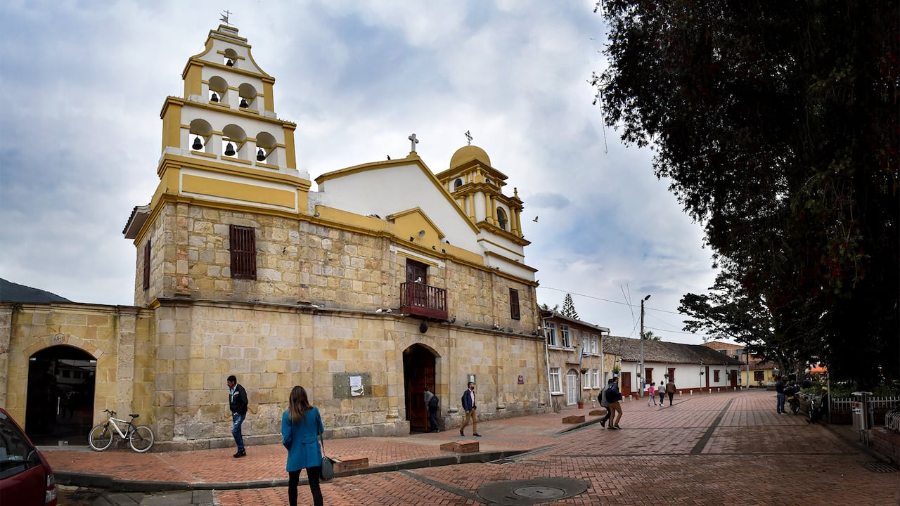 Hoy en día Cota está becando el acceso a educación superior a más del 25 por ciento de bachilleres graduados de instituciones públicas.