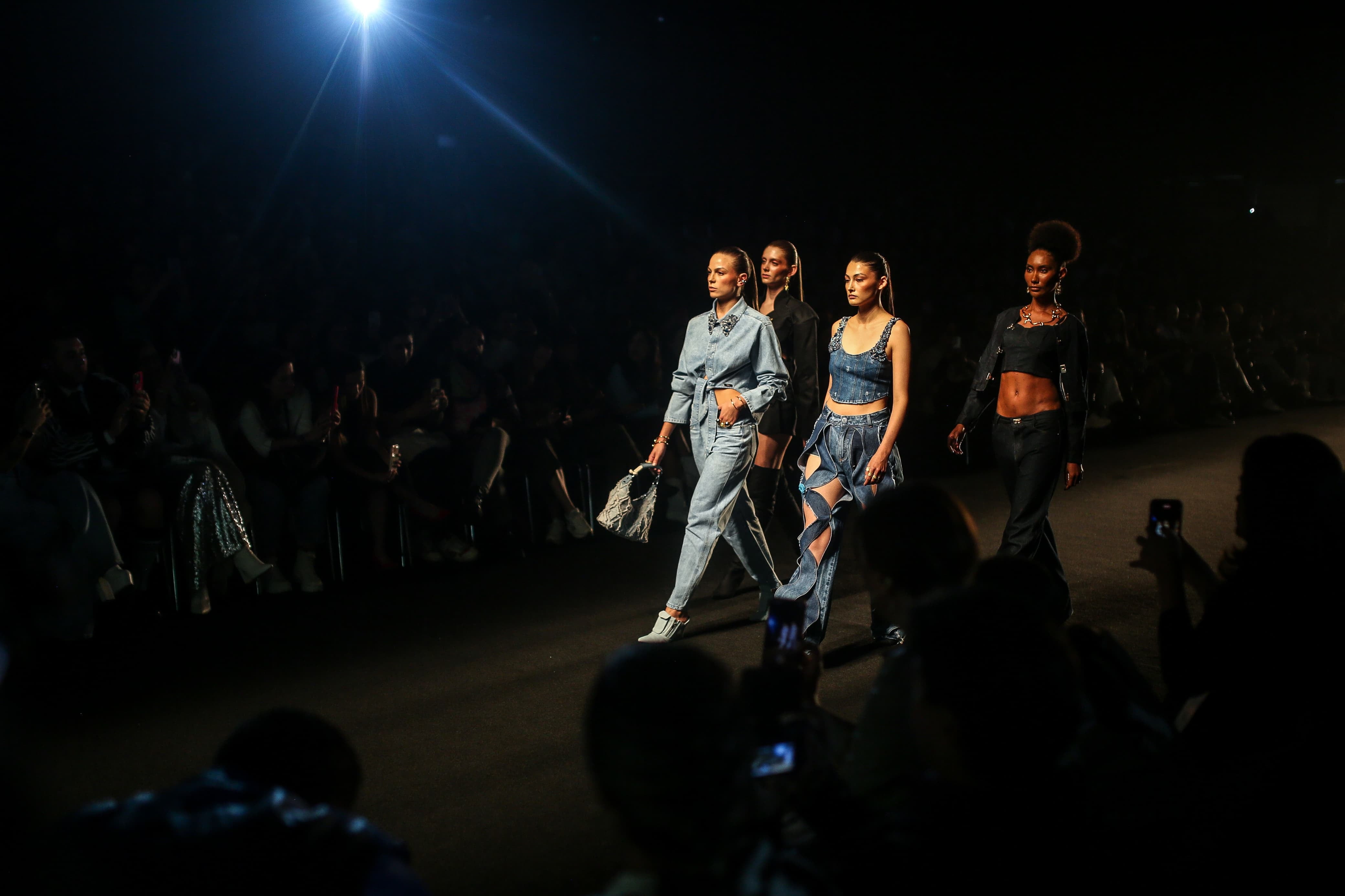 Bogotá Fashion Week (BFW)
Mayo 23 de 2024
segundo día
Desfile San Victorino