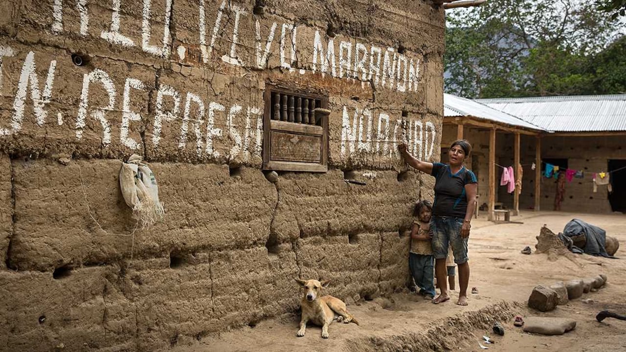 Es lo primero que te dicen y lo que lees en casi todas las paredes en Tupén Grande, una de las poblaciones que se verán afectadas con la construcción de la represa. Foto: Diego Pérez / WWF.