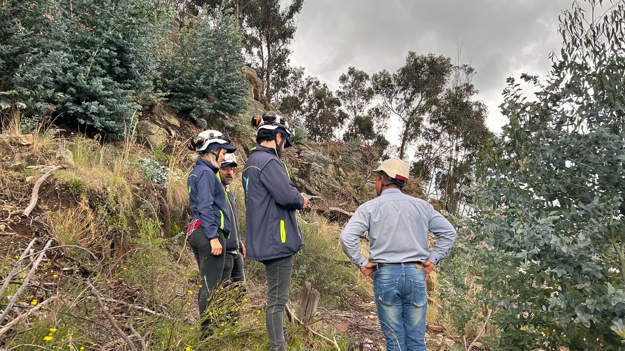Ingenieros Militares del Ejército apoyan labores de verificación y monitoreo de la emergencia en cerros orientales de Bogotá