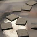 En bebedores pesados dosis pequeñas y vigiladas de LSD podrían ayudar a sobrepasar el síndrome de abstinencia y prevenir recaídas. Así se reportó hace algunas décadas bajo circunstancias estrictamente vigiladas y muchos de ellos no han vuelto a beber. Los científicos anotan que debe investigarse más para aclarar este interesante hallazgo. En un estudio reciente, 36 voluntarios que usaron una droga similar al LSD reportaron, sin sorpresa, haber tenido experiencias místicas y cambios en el comportamiento que duraron semanas. Foto: Coaster420.