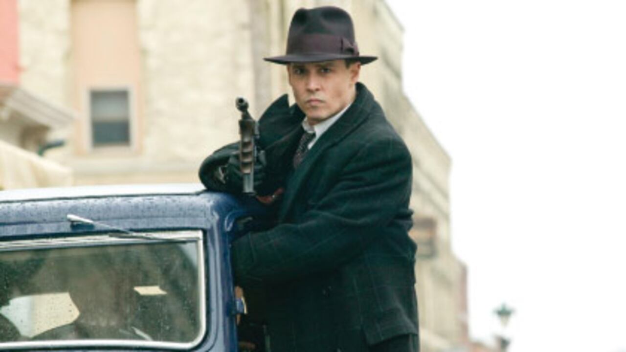 Sobre Dillinger (Depp), un bandido que la gente veía como el Robin Hood de la recesión de los años 30, se han filmado ya una decena de películas