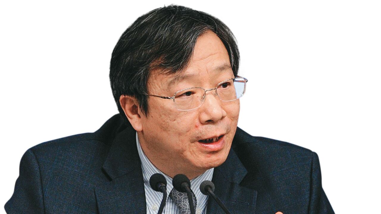 Yi Gang - Gobernador suplente del Banco Popular de China
Las decisiones de las autoridades chinas significaron una evaluación por decreto cercana a 5%. El Banco Central ha dicho que no se adoptarán más decisiones de este tipo.