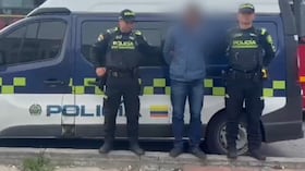 El raponazo no frena en TransMilenio: detienen a un hombre con un celular robado