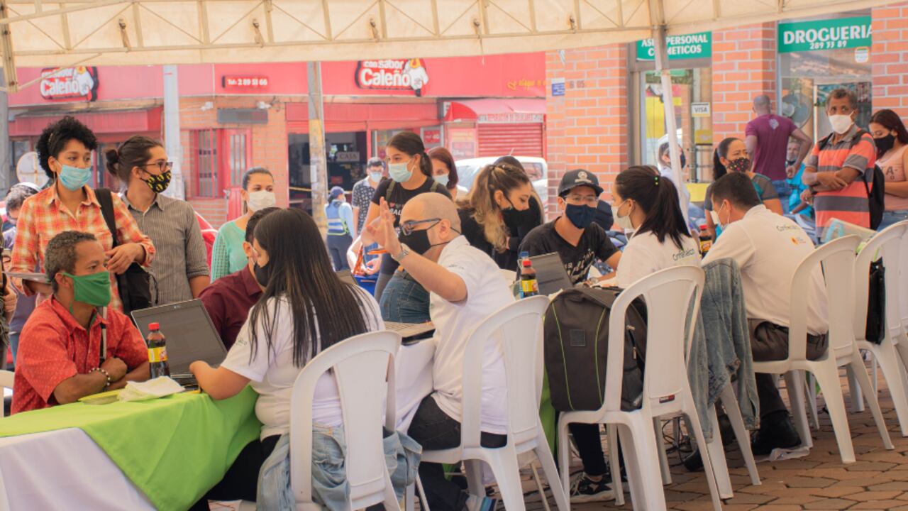 Feria de Empleo de Comfenalco en Antioquia.