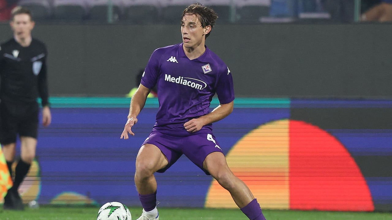Edoardo Bove en un partido de la Fiorentina y el Pafos, por la Conference League, el pasado jueves 28 de noviembre.