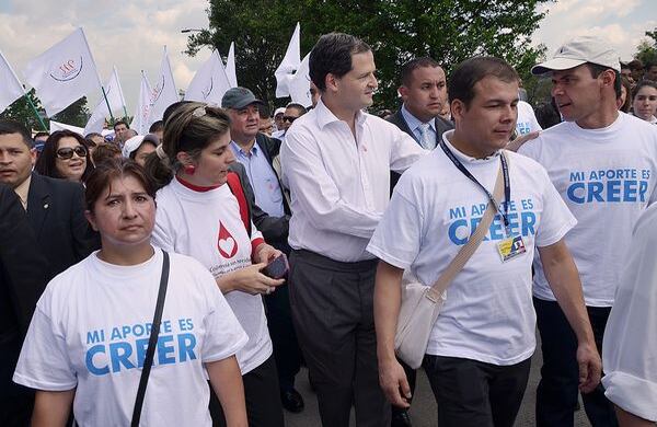 El equipo negociador del gobierno en La Habana también asistió a la marcha del 9 de abril. Fotografía: Edwin Lemus / Oficina del Alto Comisionado para la PAZ.