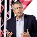 El ministro del Interior, Luis Fernando Velasco, es el encargado de los votos en el Congreso.