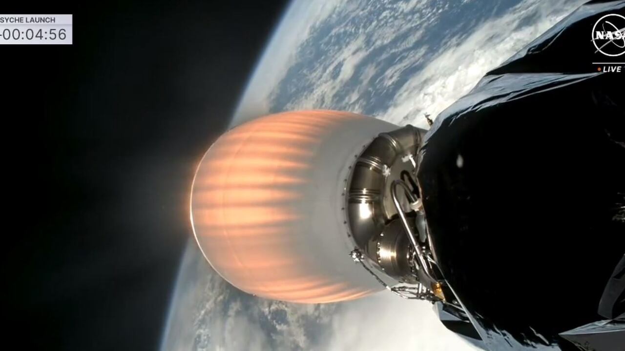 La nave Psyche enciende motores tras separarse del cohete Falcon Heavy en el que despegó
NASA -13/10/2023