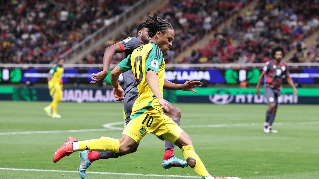 Momento del cotejo Jamaica vs. Nueva Caledonia.