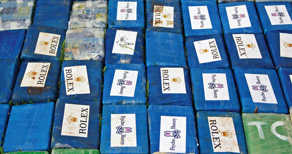 En algunas zonas del país, los funcionarios de la Aerocivil vinculados a la red de narcotraficantes apagan los radares para permitir el ingreso y salida de aeronaves, según las denuncias que obtuvo SEMANA. La entidad revisa los casos.