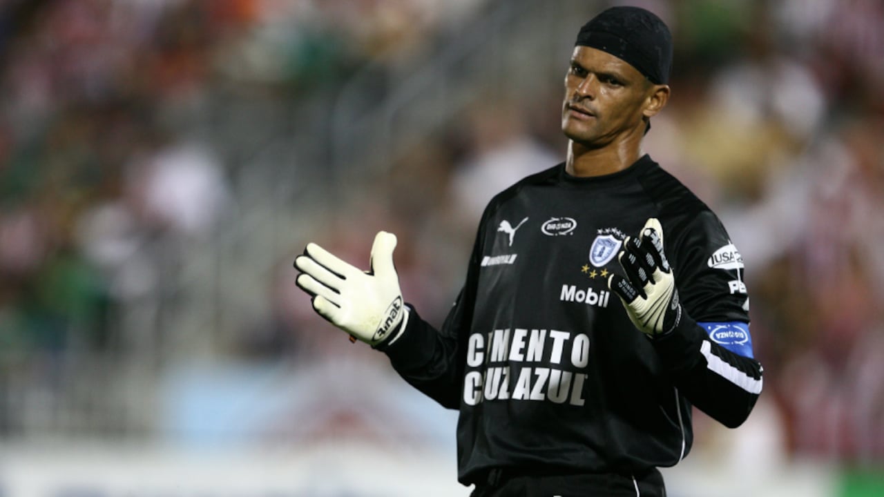 Miguel Calero en Pachuca. Foto: Getty Images / Garrett W. Ellwood