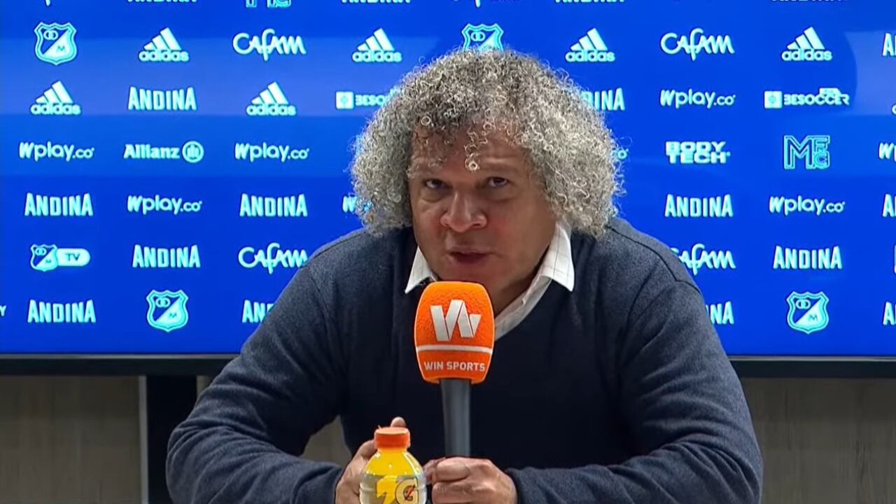 Alberto Gamero en rueda de prensa.