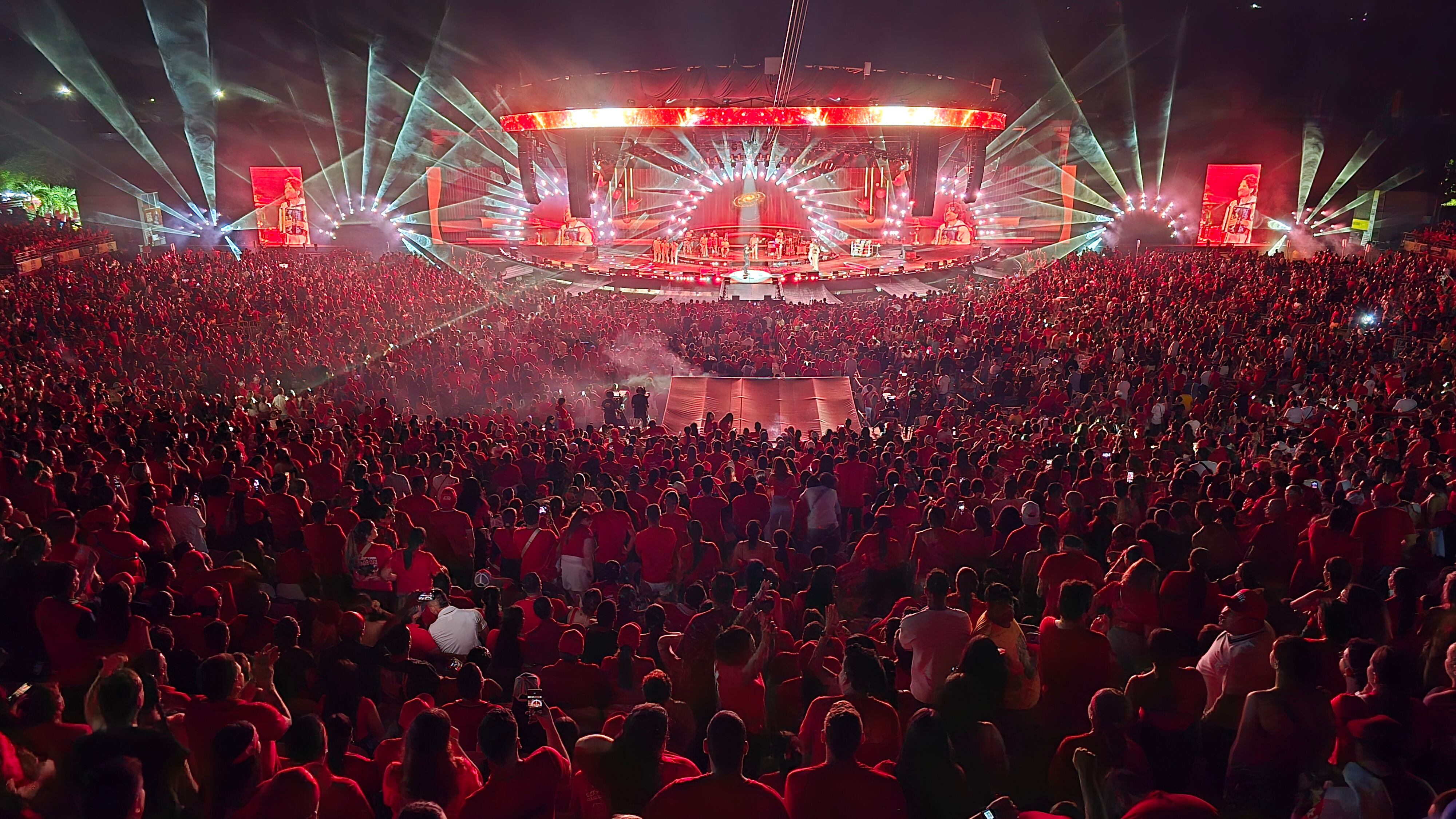 Silvestre Dangond y Juancho de la Espriella protagonizan histórico reencuentro en Valledupar