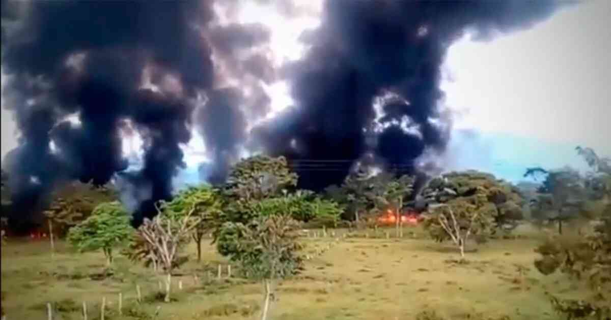 Un fuerte incendio se desató tras el atentado al oleoducto en Cubará. Foto: Ecopetrol.