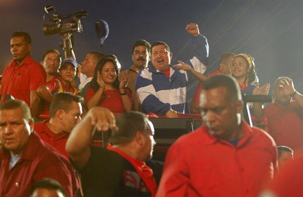 Chávez  y su canciller, Nicolás Maduro , participan en un evento de campaña en Coro, estado Falcón (Venezuela). 