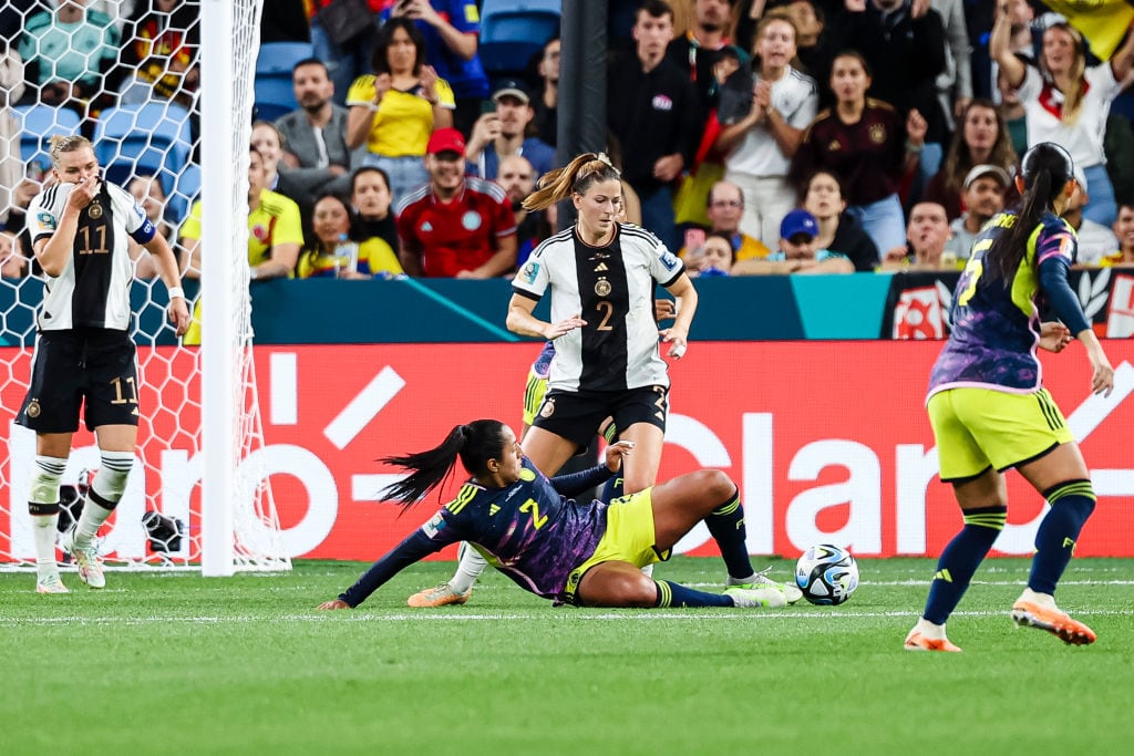 SYDNEY, AUSTRALIA - JULY 30: Manuela Vanegas of Colombia (L) battles for the ball with Chantal Hagel of Germany (R) during the FIFA Women's World Cup Australia & New Zealand 2023 Group H match between Germany and Colombia at Sydney Football Stadium on July 30, 2023 in Sydney, Australia. (Photo by Patricia Pérez Ferraro/Eurasia Sport Images/Getty Images)