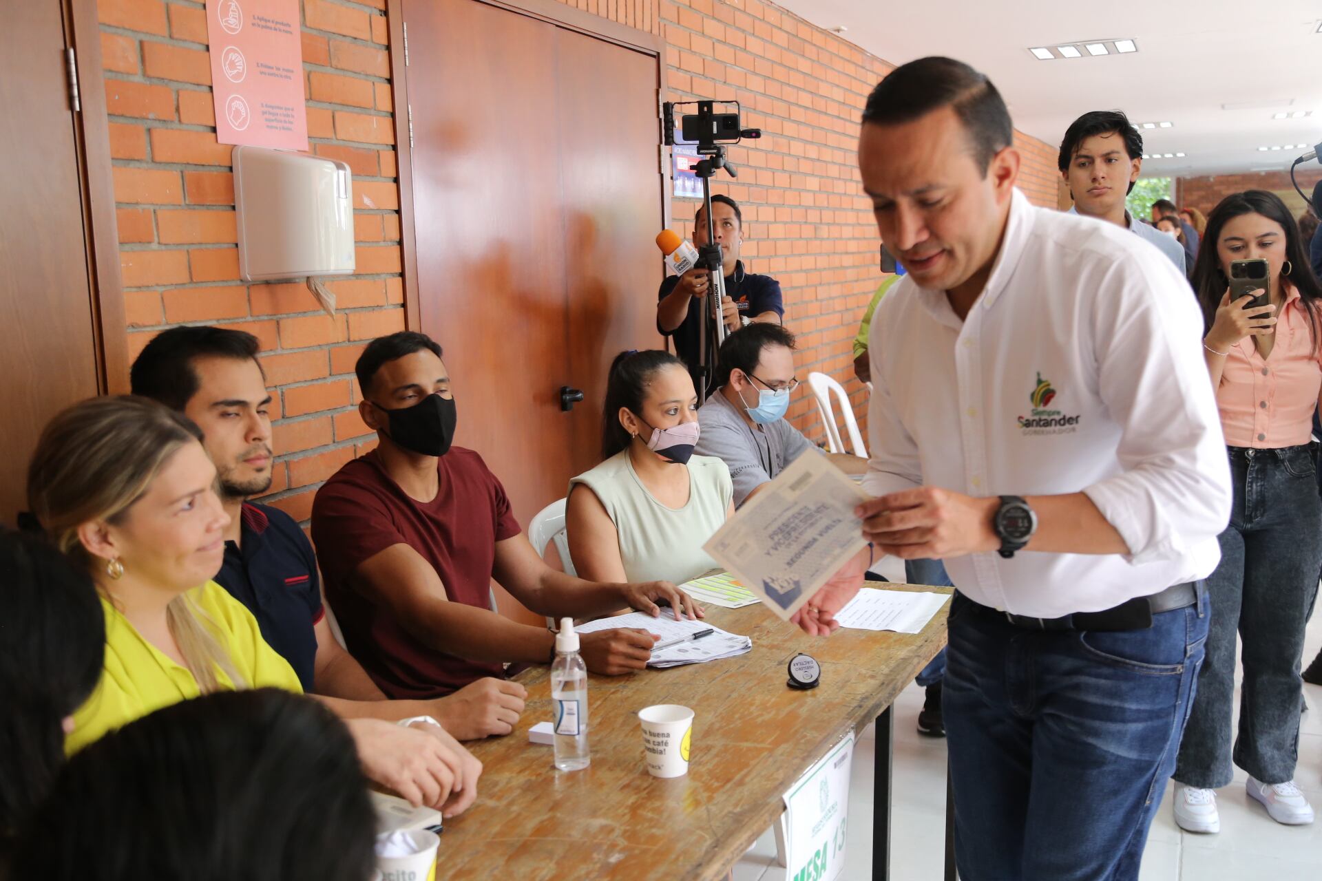 Mauricio Aguilar Gobernador de Santander votación