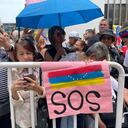 Plantón en Medellín por Venezuela.