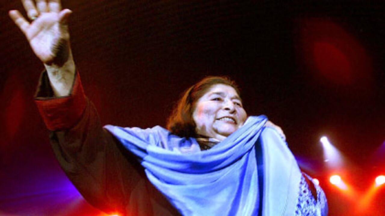 Hasta el pasado mes de agosto Mercedes Sosa dio recitales en Buenos Aires. Su estado de salud se agravó el 18 de septiembre cuando fue internada en el hospital donde murió el primero de octubre pasado