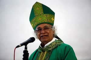 El cardenal nicaragüense Leopoldo Brenes habla a los feligreses durante una misa en la Catedral Metropolitana de Managua en Managua, Nicaragua, el 13 de noviembre de 2022. (Photo by OSWALDO RIVAS / AFP)