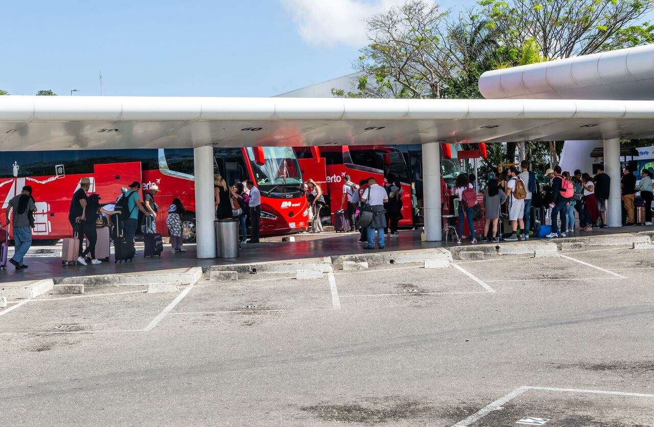Bahía de llegada de turistas en aeropuerto de Cancún