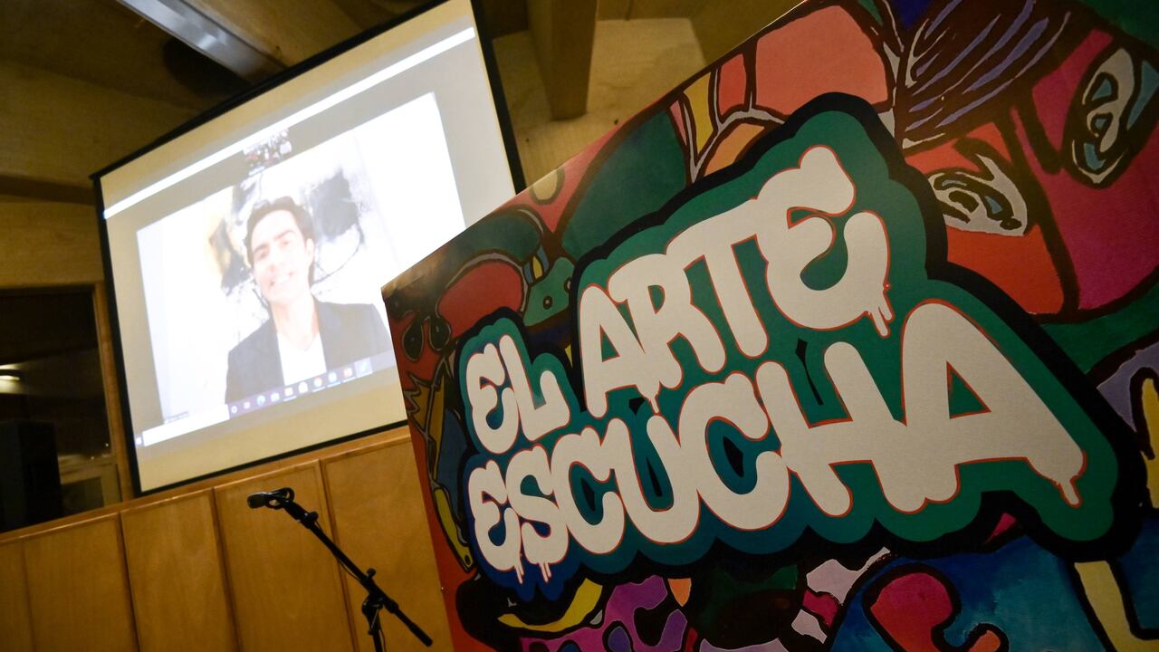 'El Arte Escucha', la iniciativa del artista Dairo Vargas que fomenta la expresión de emociones por medio del arte.