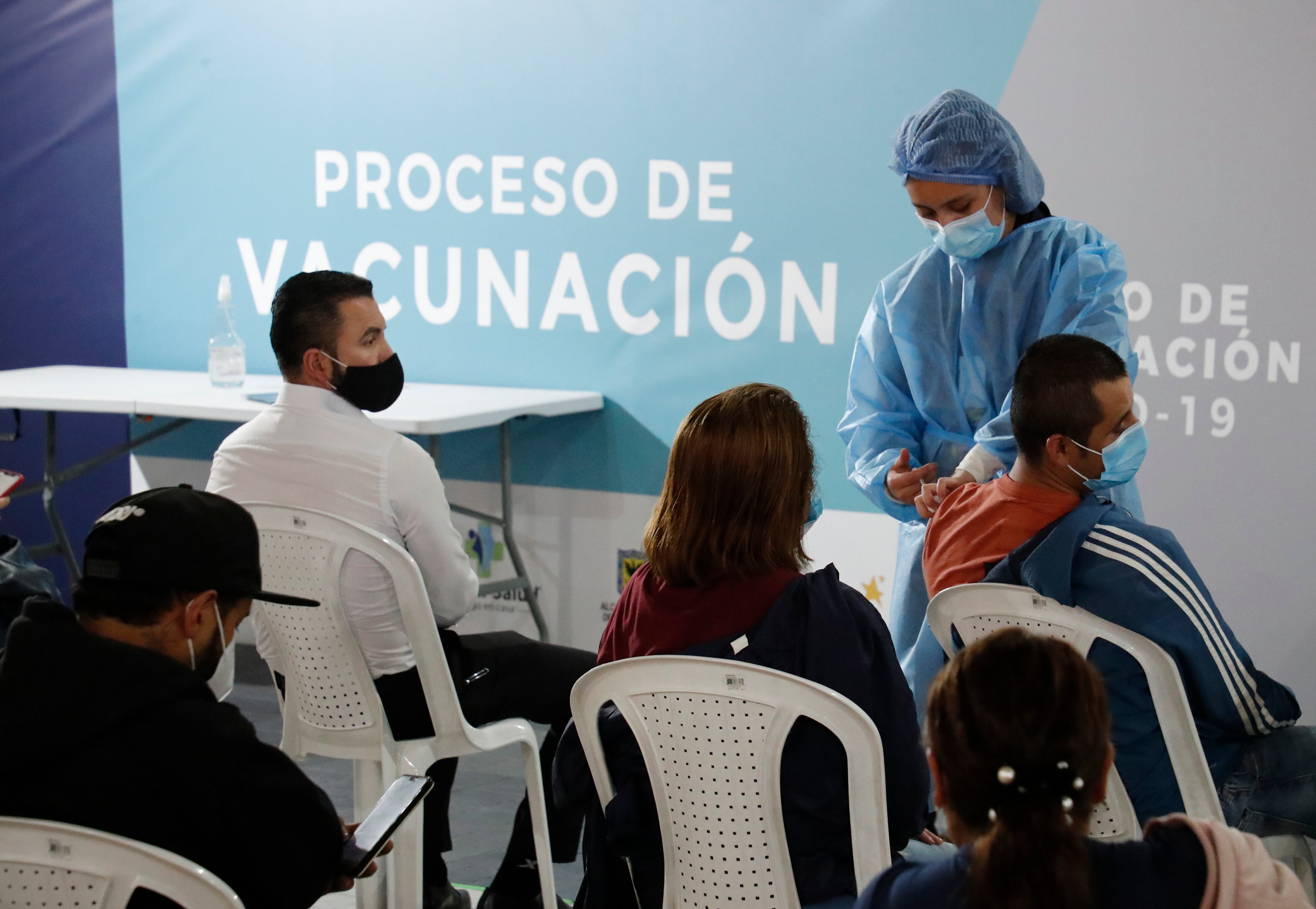 vacunación mayores de 35 años
Punto de vacunación en centros comerciales  vacuna contra covid 19 
Bogota julio 22 del  2021
 Foto Guillermo Torres Reina / Semana
