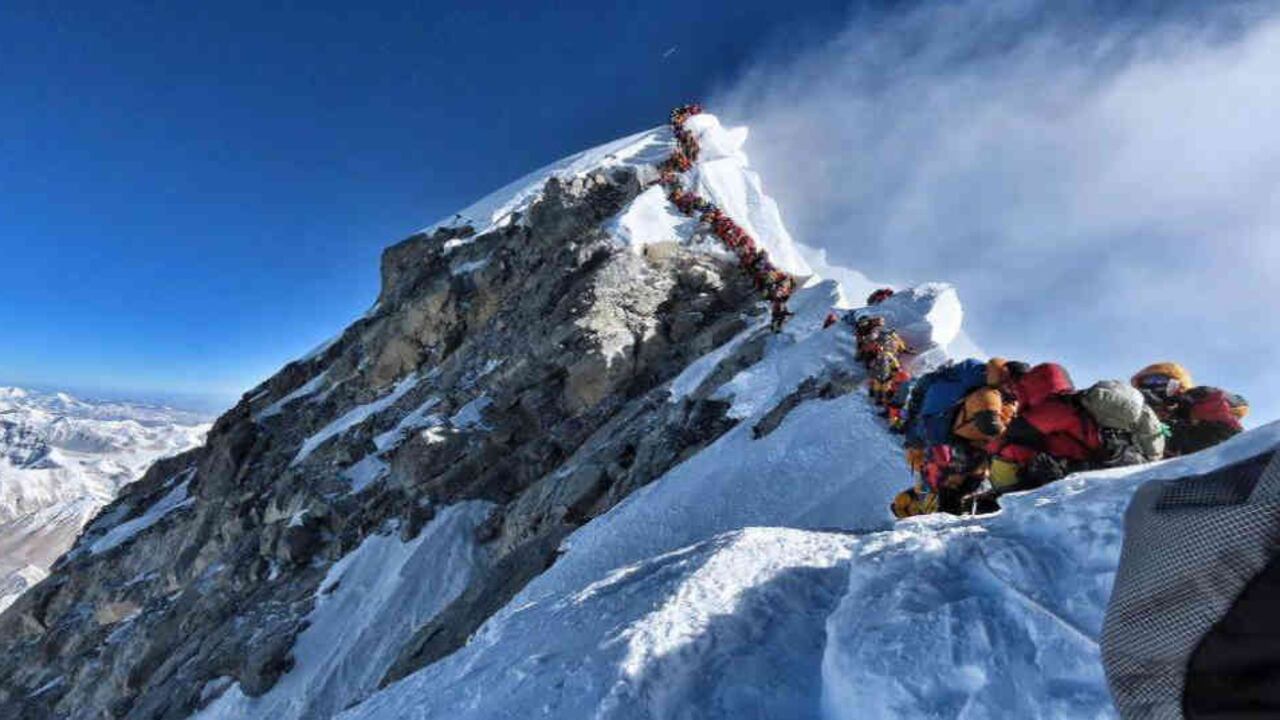 El Monte Everest sigue cobrando vidas. Foto: AFP.