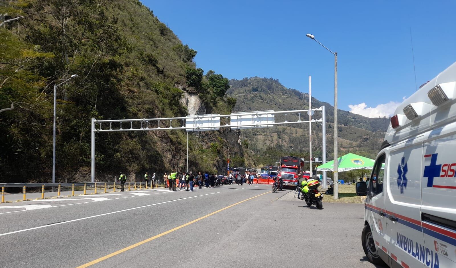 La vía al Llano lleva dos días cerrada a causa de protestas en el corredor vial