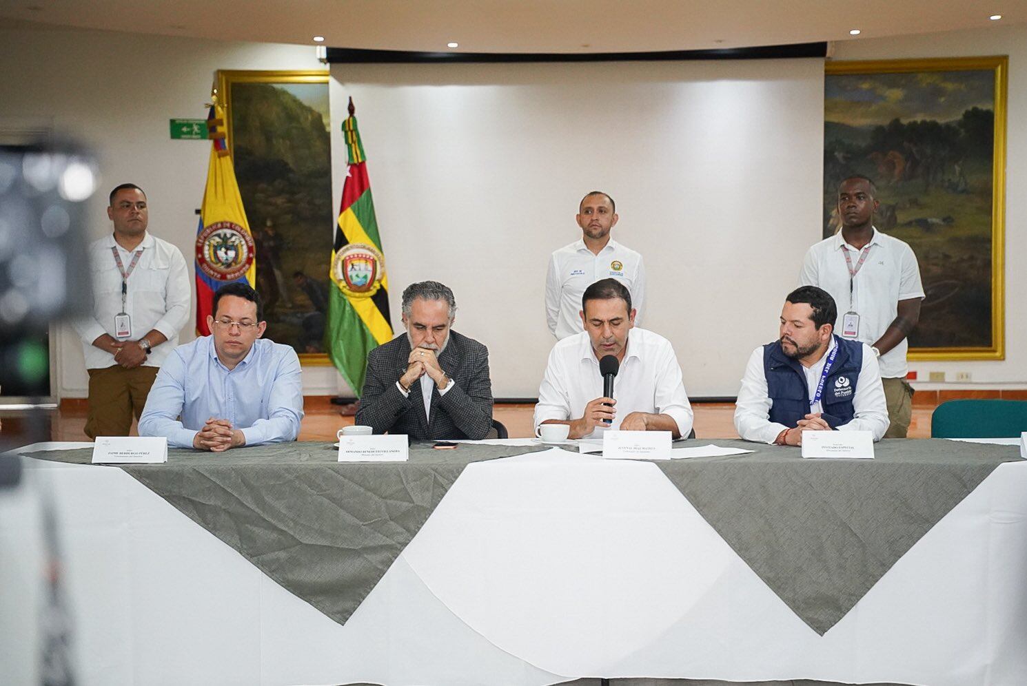 Reunión del gobernador de Santander con el ministro del Interior, Armando Benedetti.
