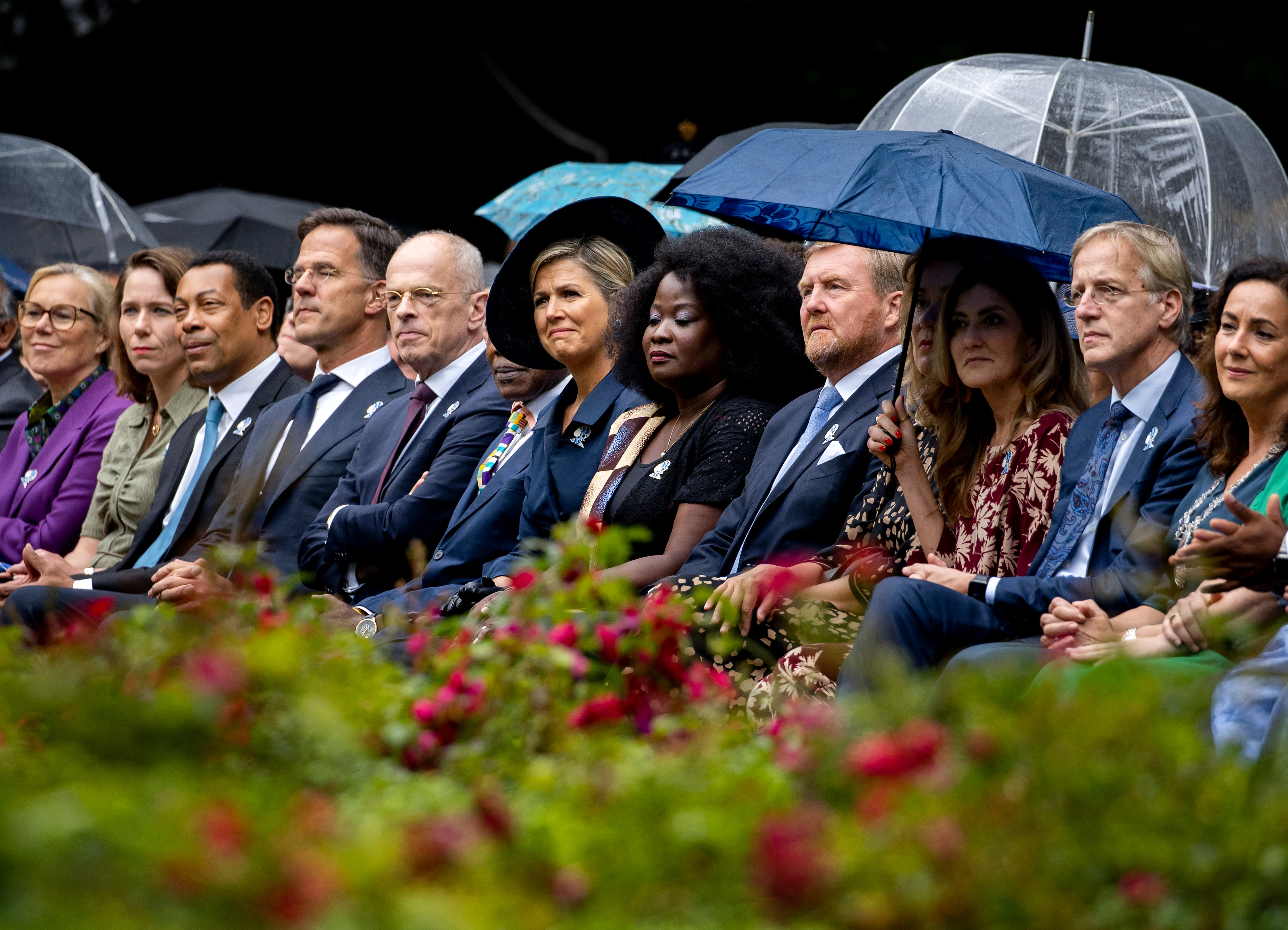 Rey de Holanda pide perdón.