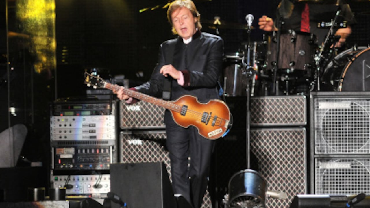 Varias generaciones disfrutaron el concierto histórico de Paul McCartney en El Campín.Y todos, hasta los niños de menos de 15 años, cantaban los temas con una emoción al borde de las lágrimas.