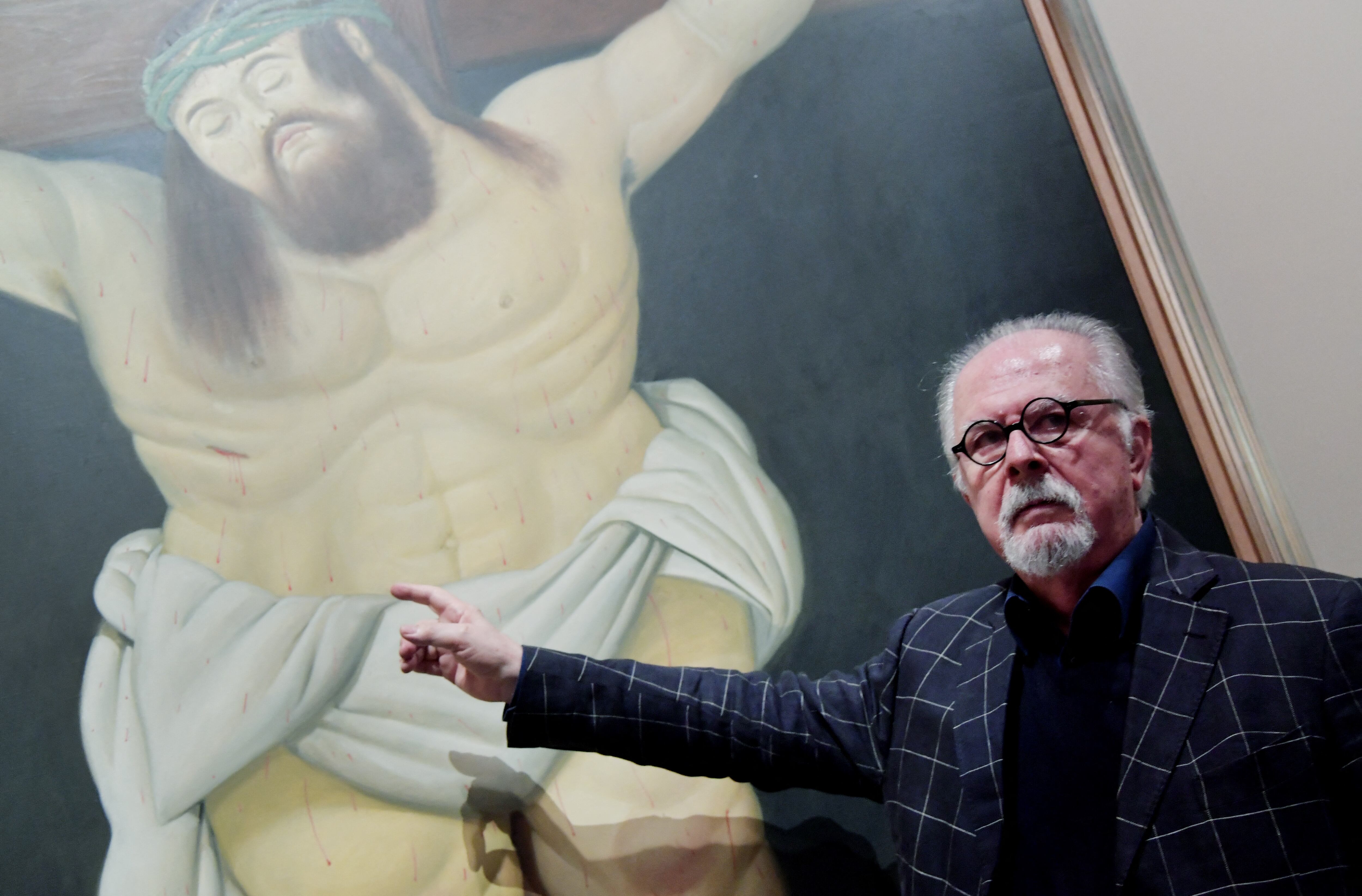 El artista colombiano Fernando Botero, posa durante una presentación para la prensa de la exposición "Botero" en el Museo Vittoriano de Roma el 4 de mayo de 2017.