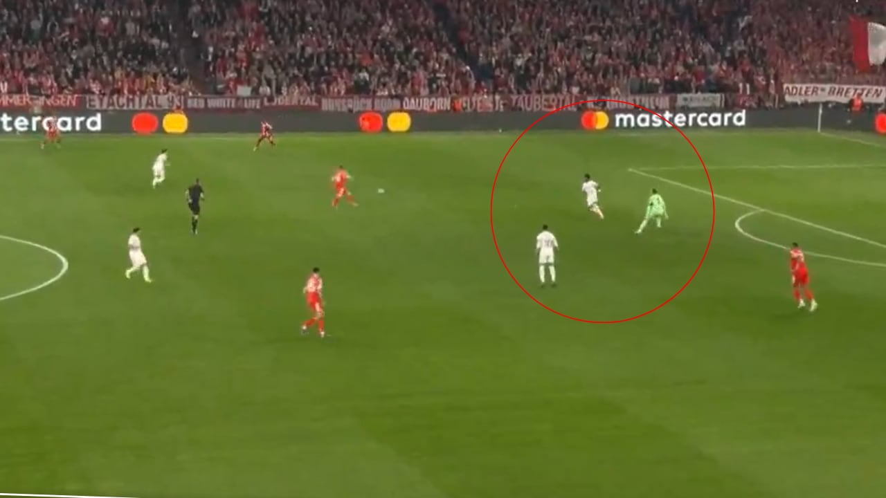 Manuel Neuer, de Bayern Múnich, le regaló un balón al Real Madrid para poner el 0-1 parcial