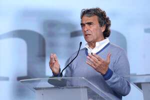Sergio Fajardo asegura que nunca estuvo entre sus planes ofrecerle la vicepresidencia a Francia Márquez.