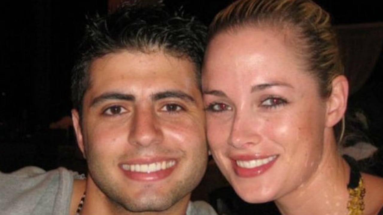 Reeva Steenkamp, novia de Oscar Pistorius (derecha) y su exnovio, con quien salió por más de cinco años, Warren Lahoud (izquierda).