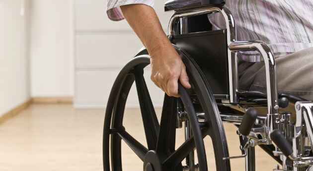 Esta es una enfermedad mucho más común en la población caucásica y en mujeres: por cada 3 diagnosticadas, hay un paciente masculino.