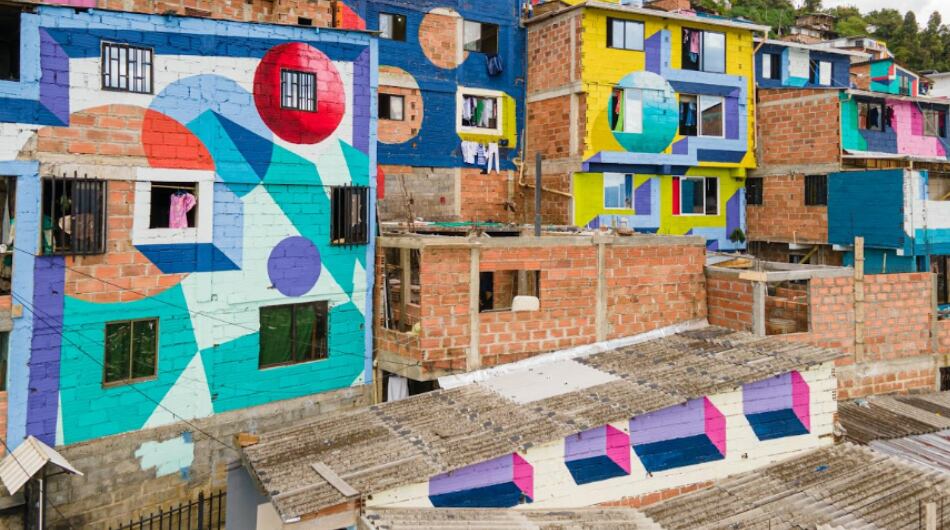 500 casas fueron pintadas en la comuna de Manrique.