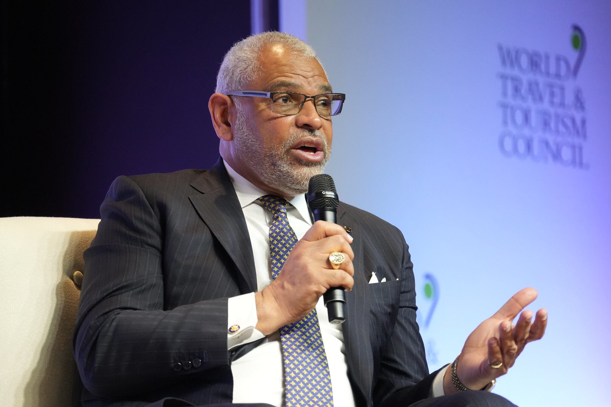 Arnold W. Donald, presidente ejecutivo de Carnival Corporation