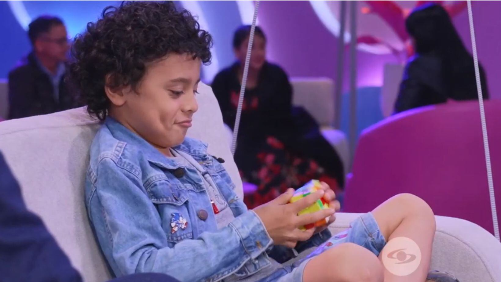 Emotiva reacción de Andrés Cepeda al ver a participante parecido a él en 'La Voz Kids': "Es mi mini mi"