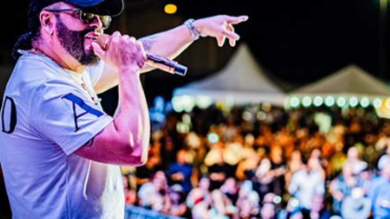 Nelson Velásquez es un reconocido cantante vallenato que ahora enfrentará una condena por derechos de autor por las canciones de Los Inquietos del Vallenato.