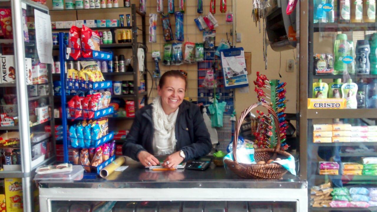 La encuesta que se realizó en Bogotá, Cali y Medellín reveló que 55% de los tenderos son mujeres.