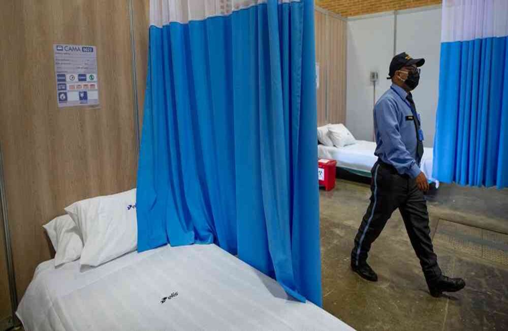 Una de las estrategias que más se esperaba en Bogotá era la adecuación del recinto de Corferias, que en solo pabellones tiene un área de 45 mil metros cuadrados. Esteban Vega-SEMANA