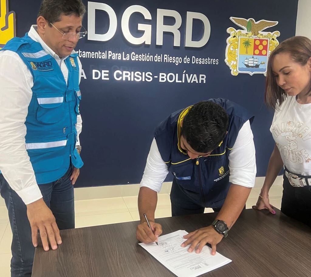 Firma acta de inicio para obras en La Mojana.