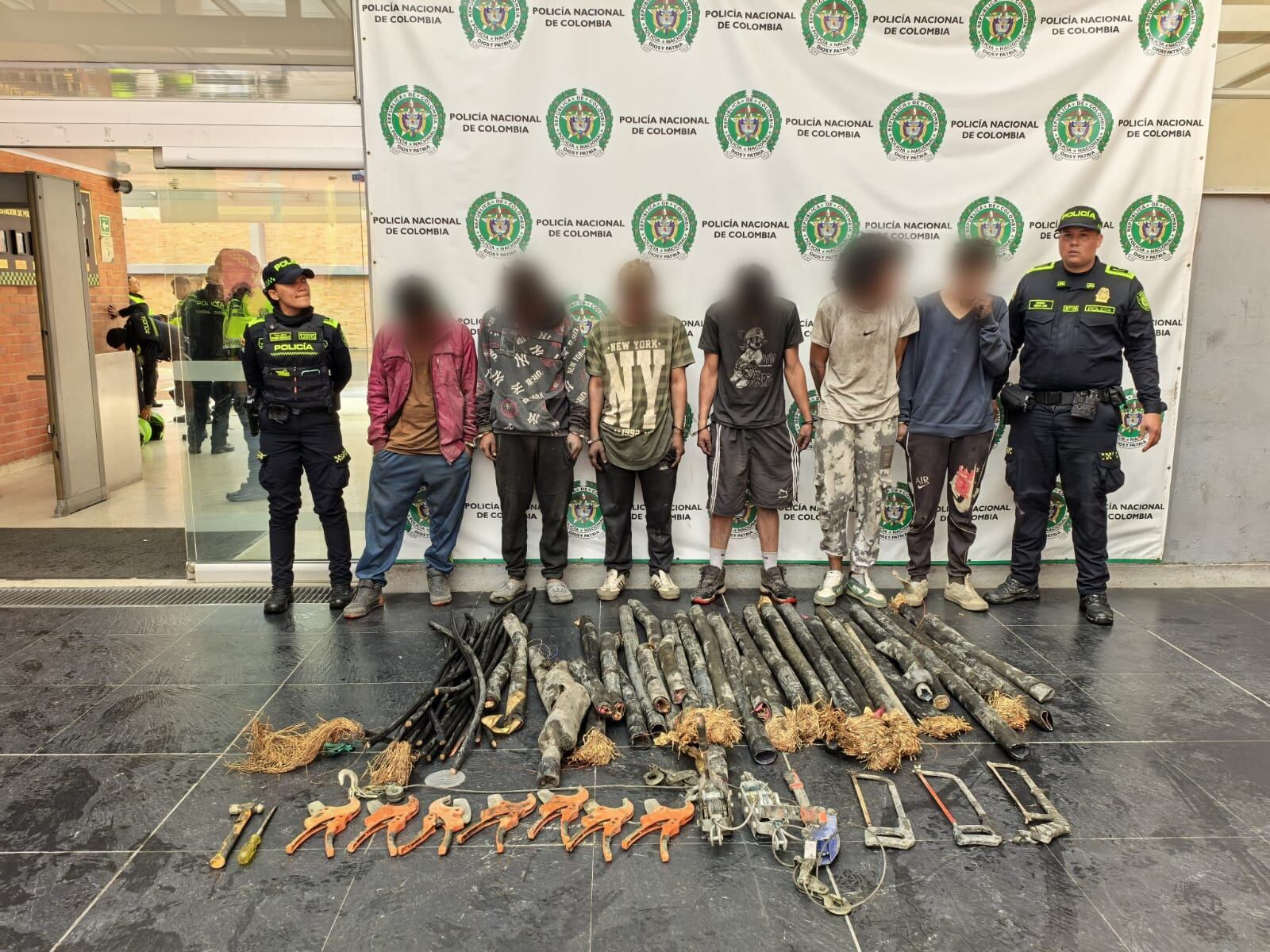 Los seis presuntos capturados.